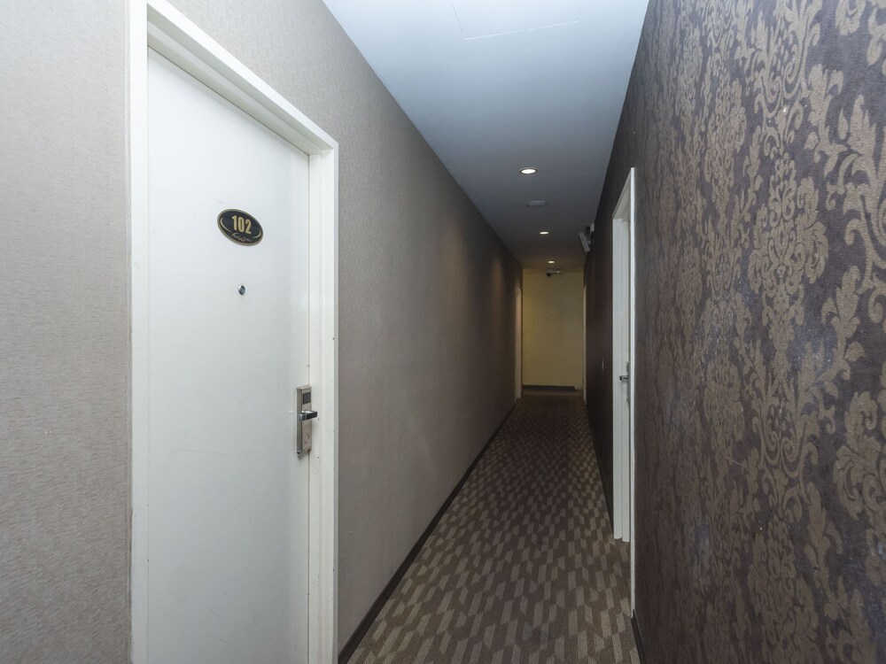 Oyo 504 Hotel Aromas Kulai Kulai Mys Best Price Guarantee - 