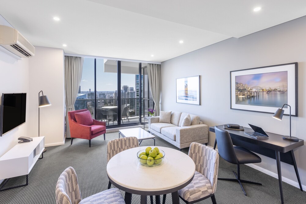 Meriton Suites Kent Street Sydney In Sydney Hotel Rates Reviews On Orbitz