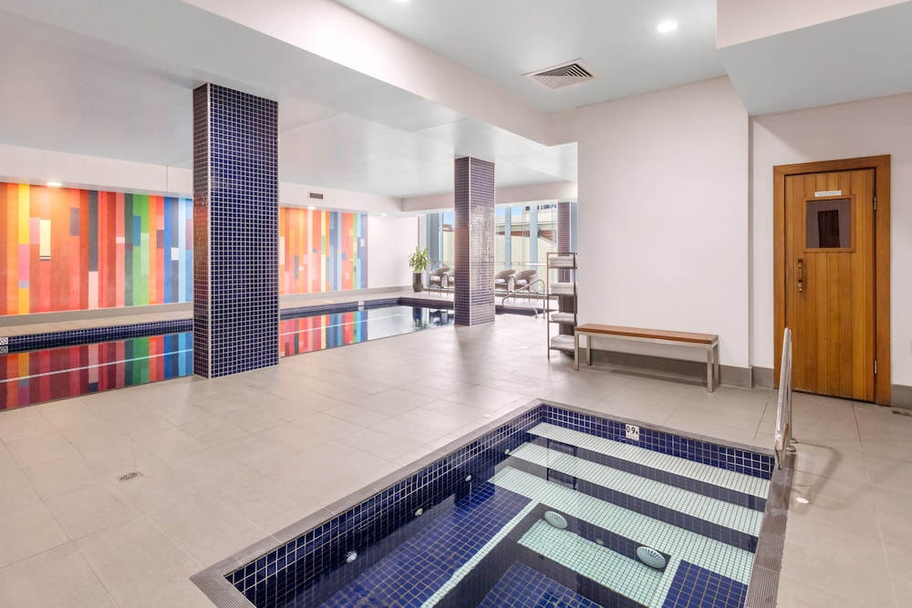 Meriton Suites Campbell Street, Sydney