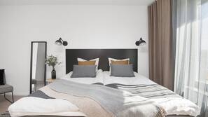 Cortinas opacas, tabla de planchar con plancha, wifi gratis