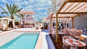 Piscine extérieure (ouverte en saison), parasols de plage