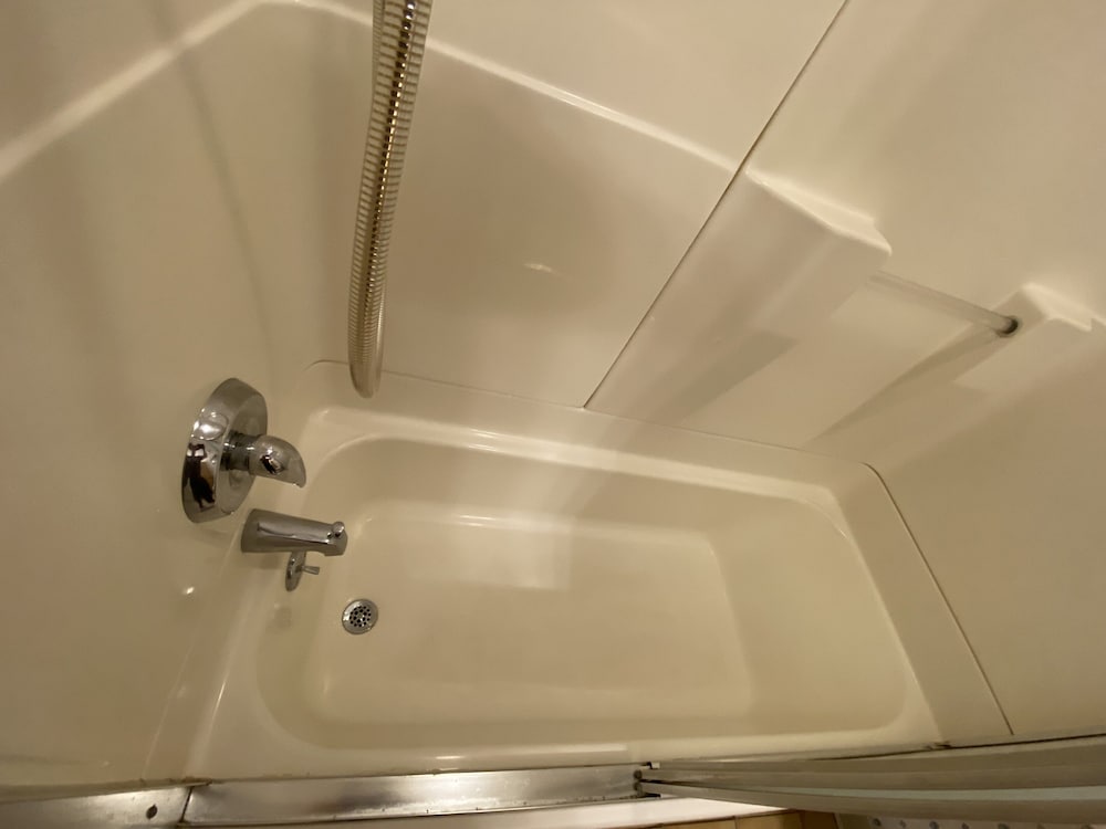 Walk to Story Land!! Updated Condo! Great Location! WiFi/TV/AC and Pool!!