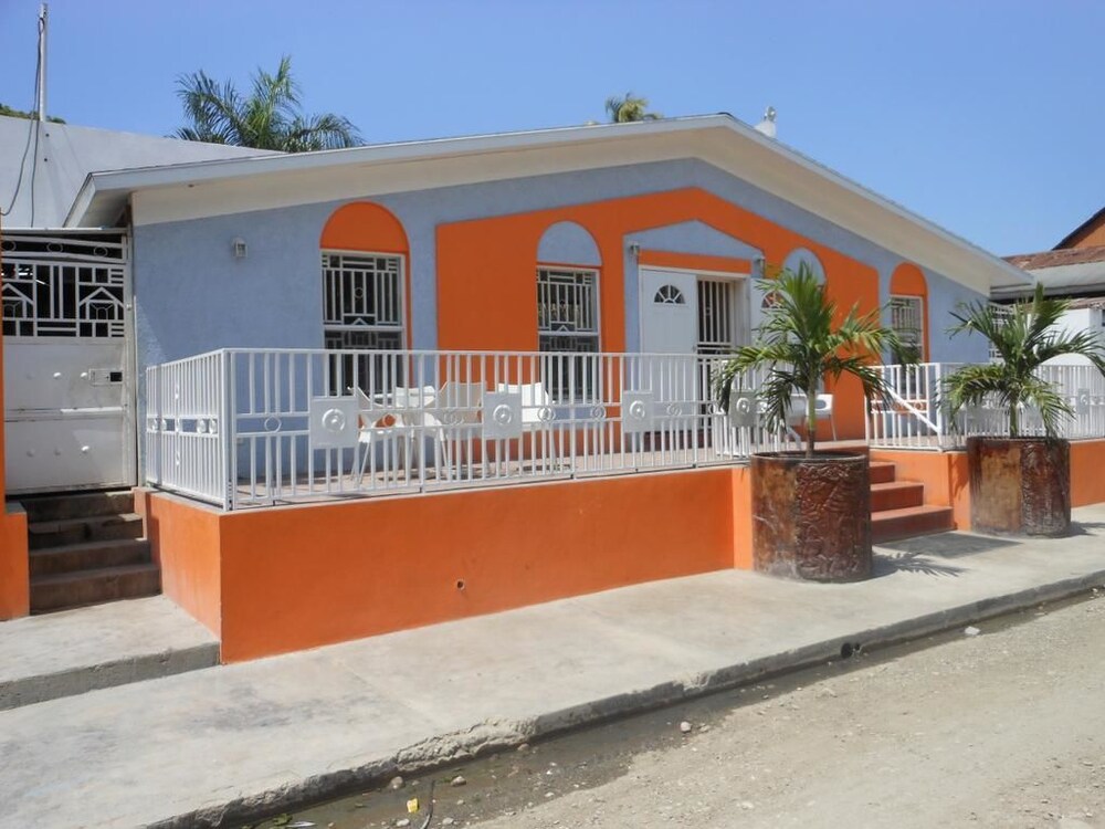 Arawak Hotel AU129 Deals & Reviews (Léogâne, HTI) Wotif