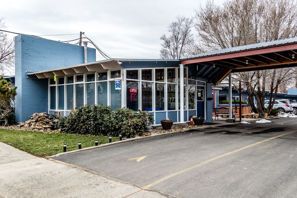 Lakeview Lodge Motel in Lakeview Best Rates & Deals on Orbitz