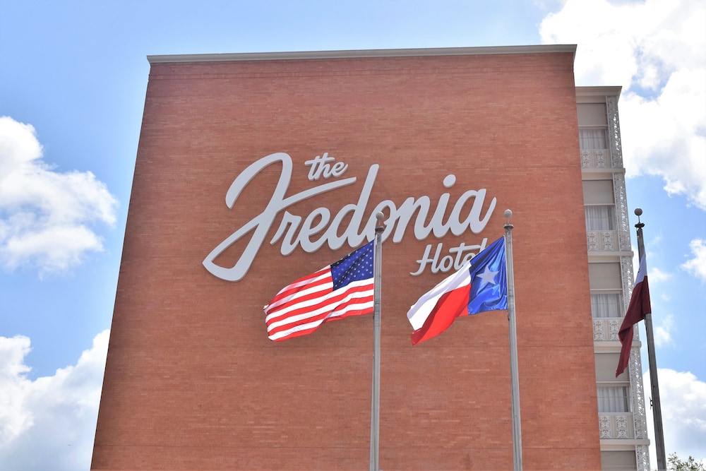 The Fredonia Hotel and Convention Center in Nacogdoches Best Rates