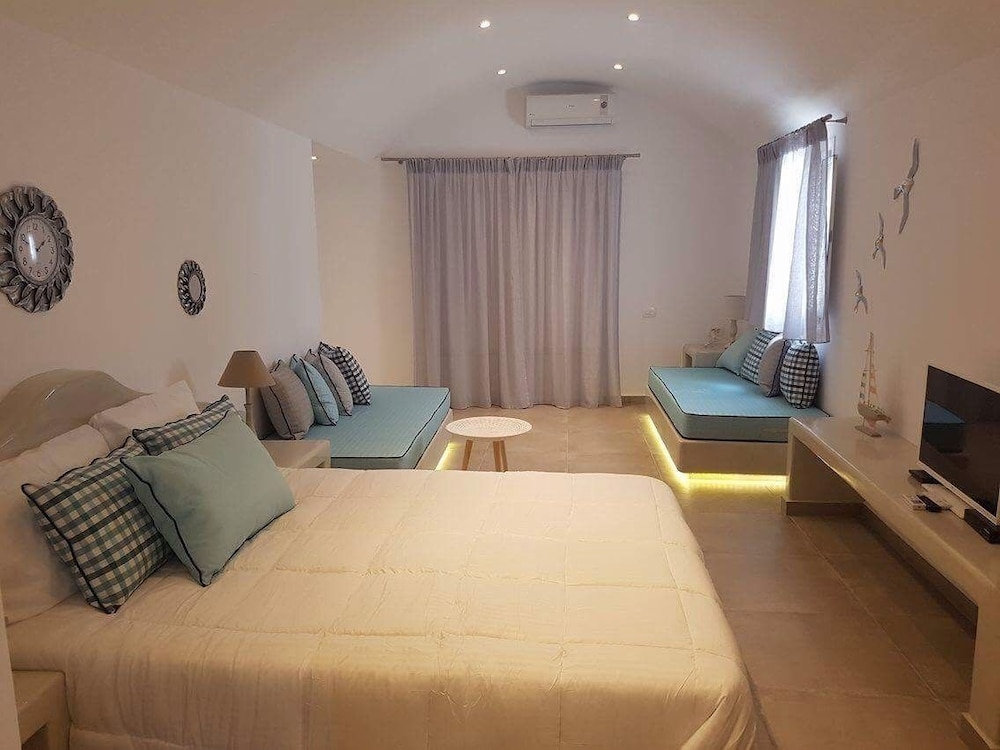 Ag Suites Deals Reviews Santorini Grc Wotif