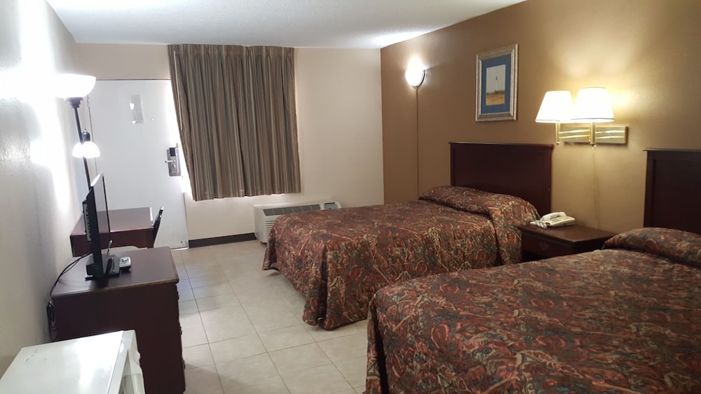 Room, Red Carpet Inn & Suites