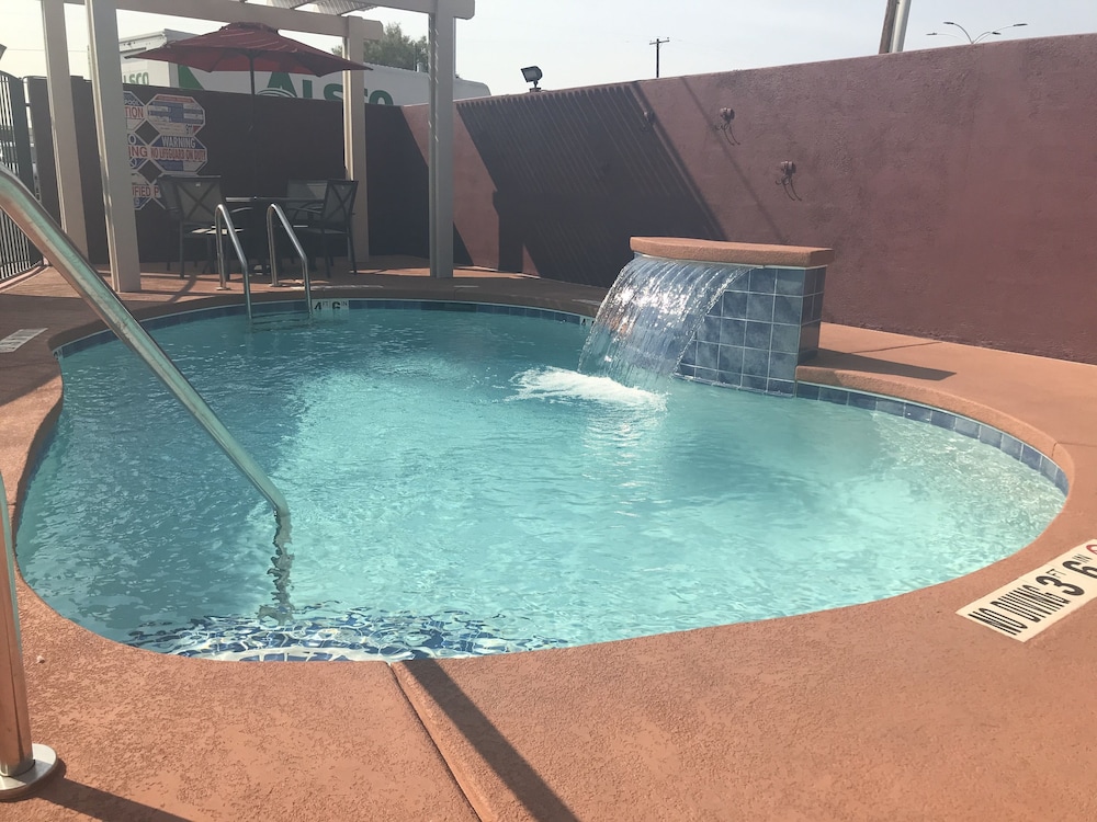 Skyline Hotel & Casino