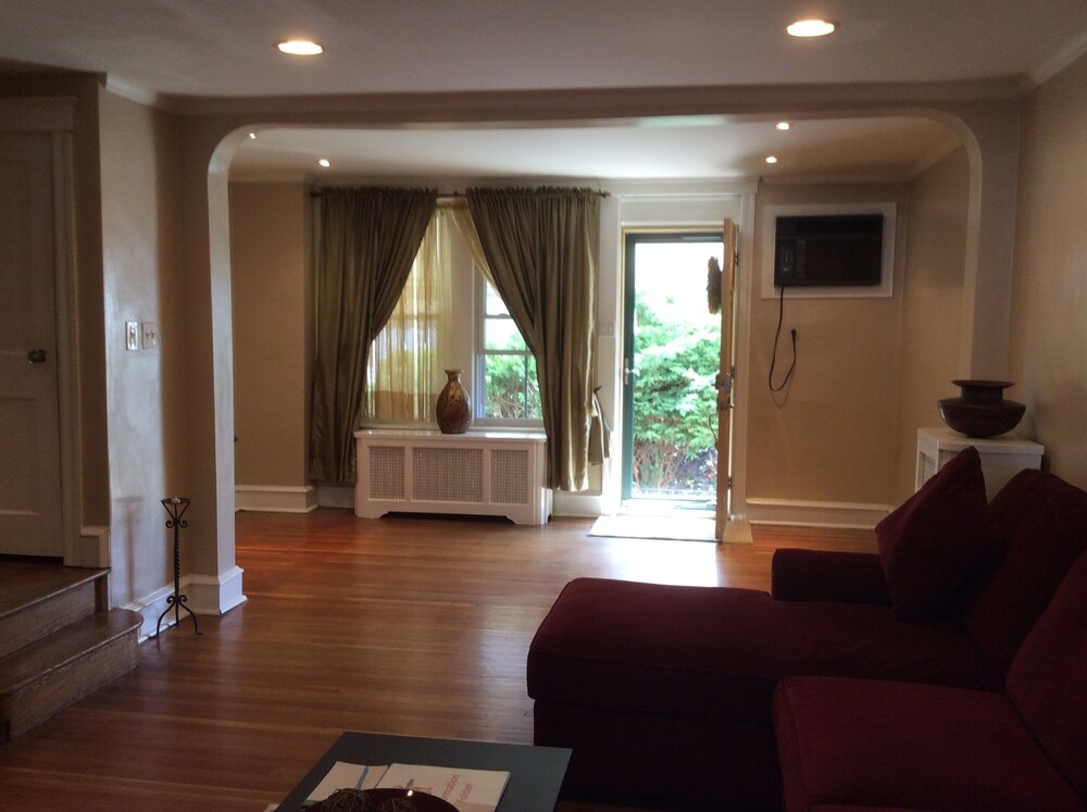 Beautiful Comfortable Cozy House Available For Al In Upper Featured Image