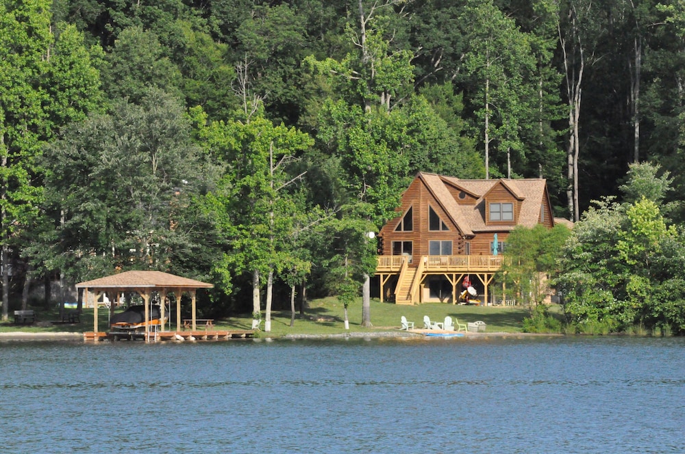 Captivating 5 Bed 5 Bath Lake Front Log Cabin W Private Cove