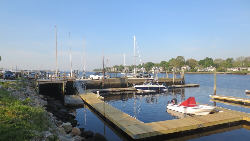 Located On Warrens Historic Waterfront Adjacent, Warren, RI Vacation