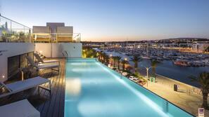 Piscina infinita