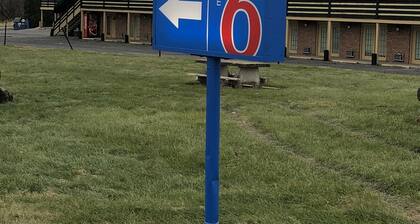Motel 6 Shartlesville, PA