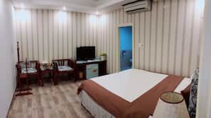 Minibar, desk, free WiFi