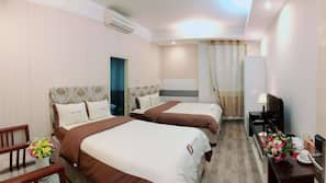 Minibar, desk, free WiFi