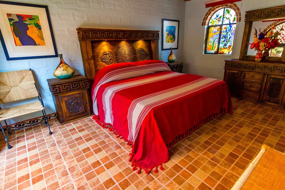 Casita Grande Casa Del Angel Feliz in Mexican Pueblo Magico! Ajijic