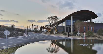Camphortree Hotel & Resort