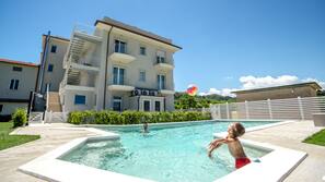 Piscina stagionale all'aperto