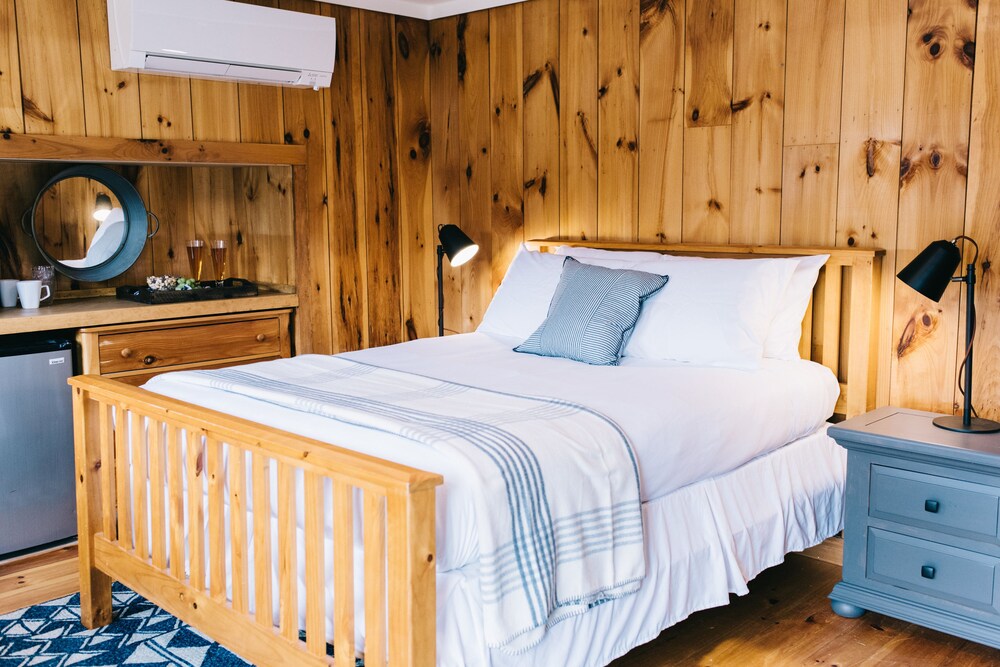 Bear Mountain Inn In Waterford Hotel Rates Reviews On Orbitz