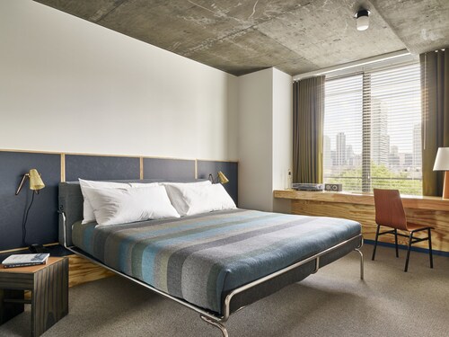 Pet Friendly Hotels In Near West Side Dog From Ace Hotel Chicago
