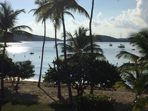 St Thomas Hotels With Jacuzzis In Room From 599 Best Beach Front Condo 30ft From Cowpet Bay A 5 Star Location