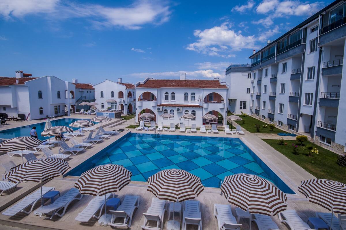 inci apart otel in enez turkey expedia