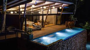 Outdoor pool, free cabanas, pool umbrellas