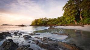 Beach nearby, beach towels, kayaking, fishing