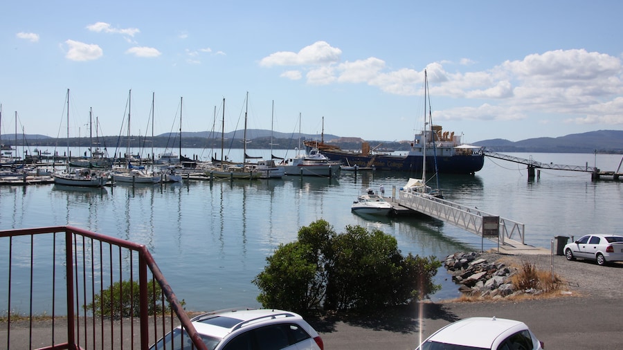 Beauty Point Waterfront Hotel