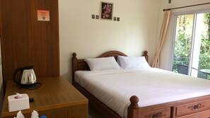 Minibar, free WiFi
