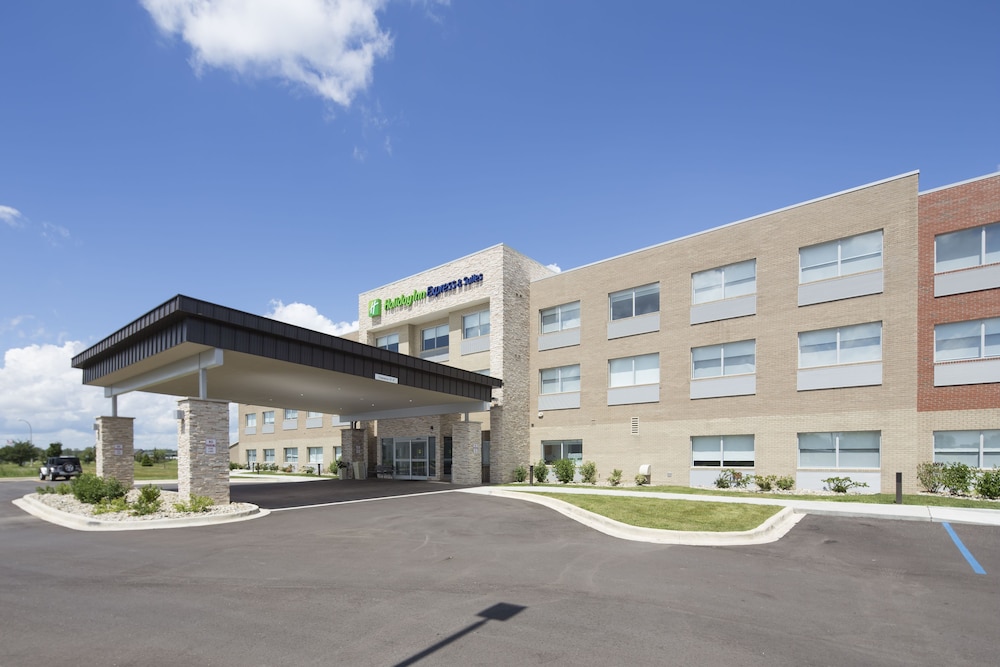 Holiday Inn Express Suites Gaylord In Grayling Hotel - 