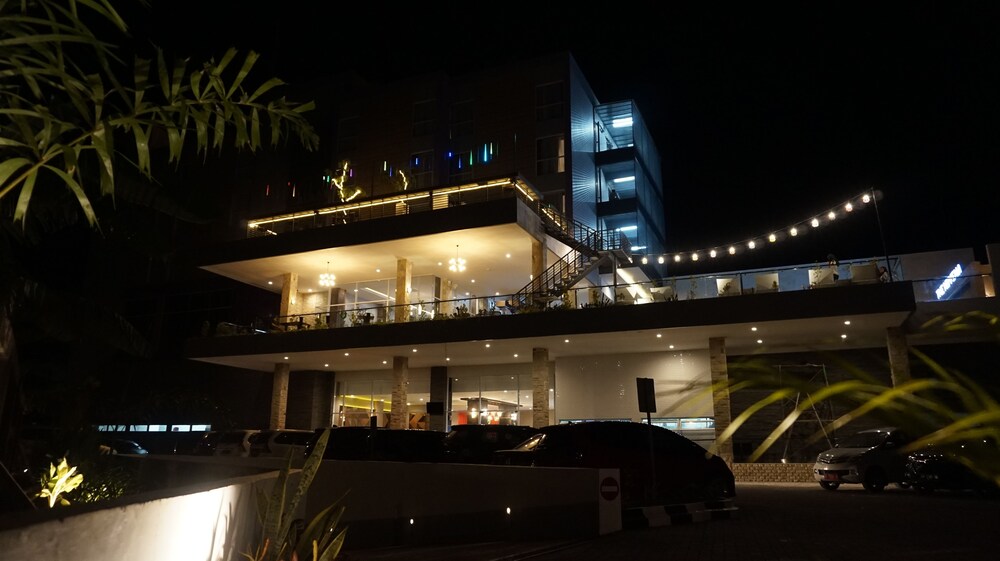 Novena Hotel By Azana In Watampone Cheap Hotel Deals - 