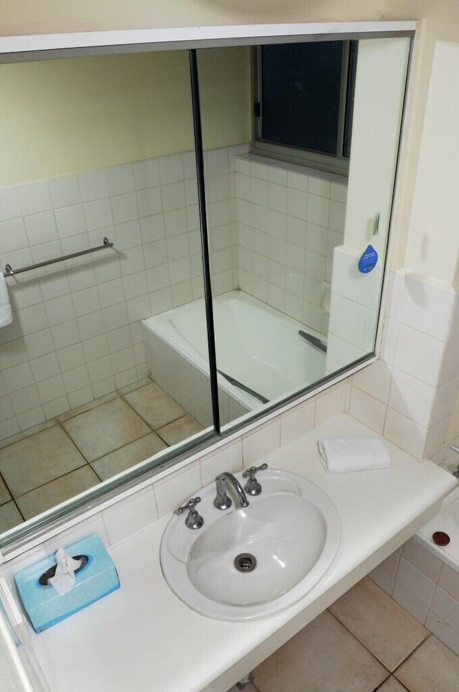 Anglesea Beachfront Court Holiday Units