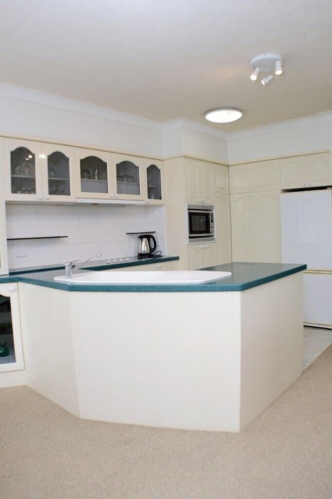 Anglesea Beachfront Court Holiday Units