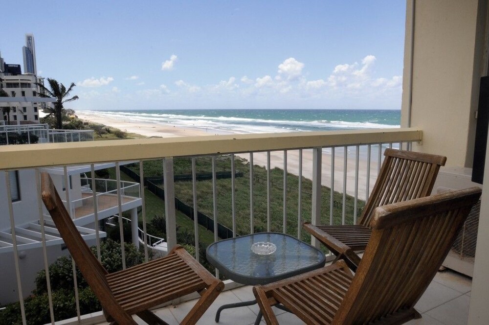 Anglesea Beachfront Court Holiday Units