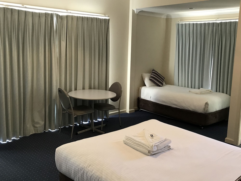 Orange Motor Lodge