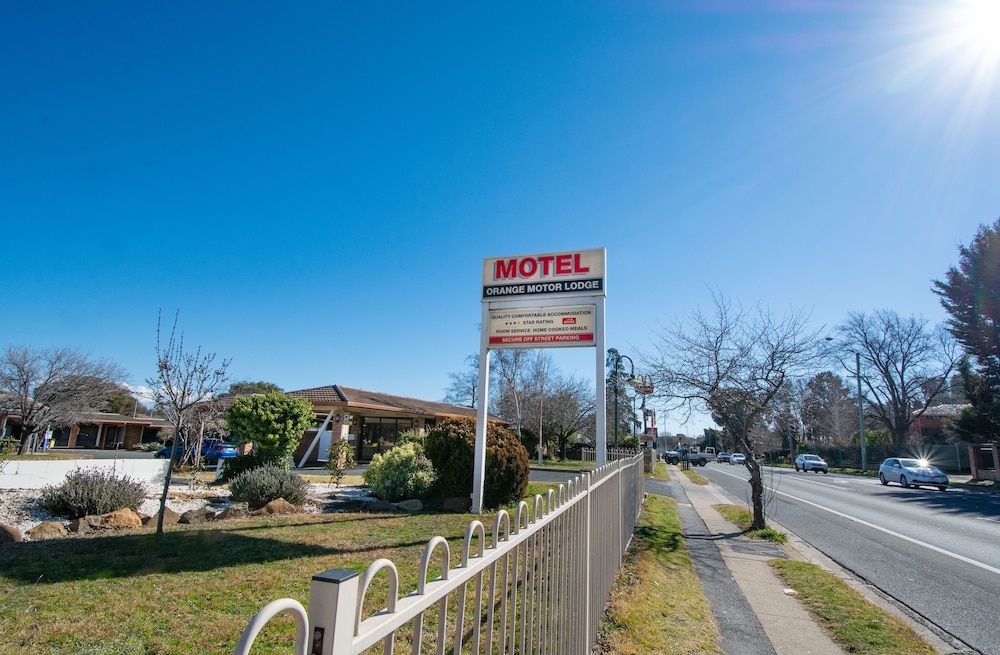 Orange Motor Lodge