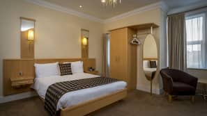 In-room safe, individually decorated, desk, iron/ironing board