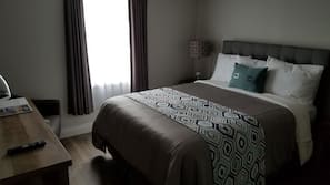 1 bedroom, premium bedding, desk, free WiFi