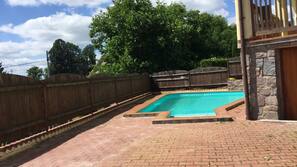 Utomhuspool