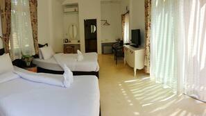 Desk, blackout drapes, rollaway beds, free WiFi