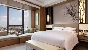 Premium bedding, minibar, in-room safe, desk