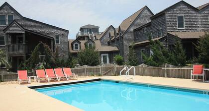 Courtyard Villas on Silver Lake Harbor