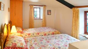2 bedrooms, iron/ironing board, Internet, linens