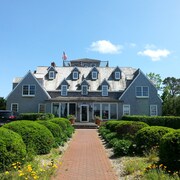 The 10 Best Hotels In Ocrae North Carolina For 2019 Expedia The Castle B On Silver Lake Harbor