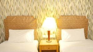 Free WiFi, linens