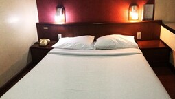 Hotels Under 40 Get Deals On Lodging Within Your Budget Expedia Business Inn Sukhumvit 11 Nana