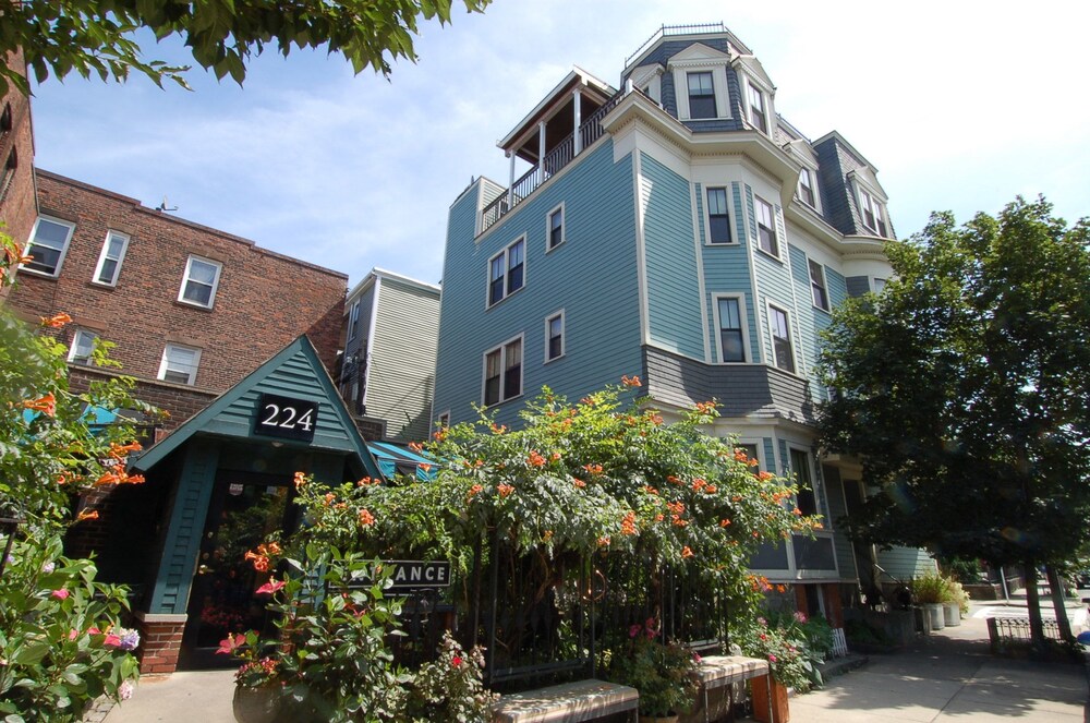 Mayhew At Upham S Corner By Redawning In Boston Hotel Rates Featured Image