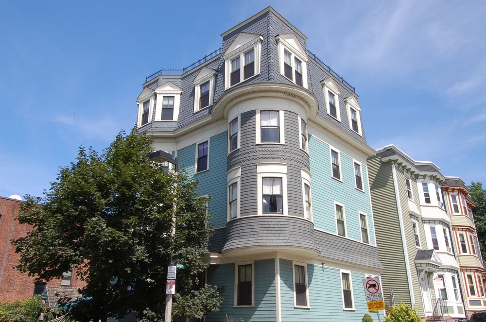 At Upham S Corner By Redawning 2019 Room Deals Hotel Front