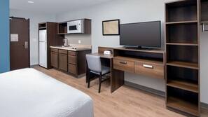 Desk, iron/ironing board, free WiFi, linens